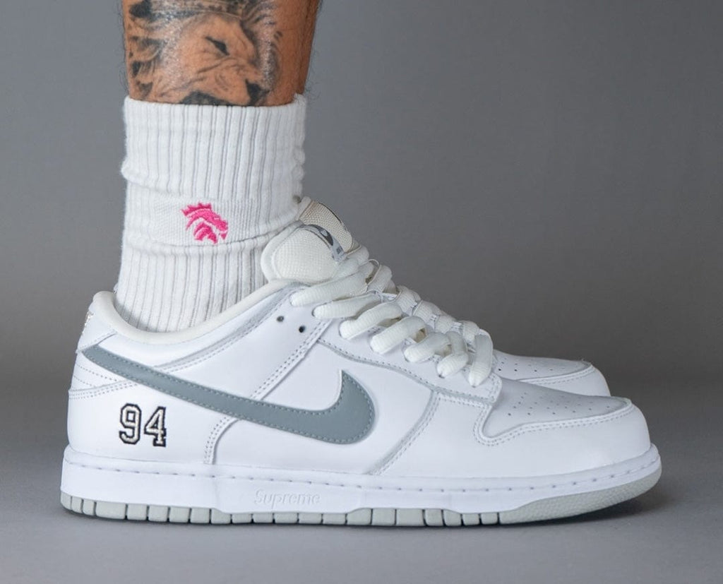 Supreme x Nike SB Dunk Low 