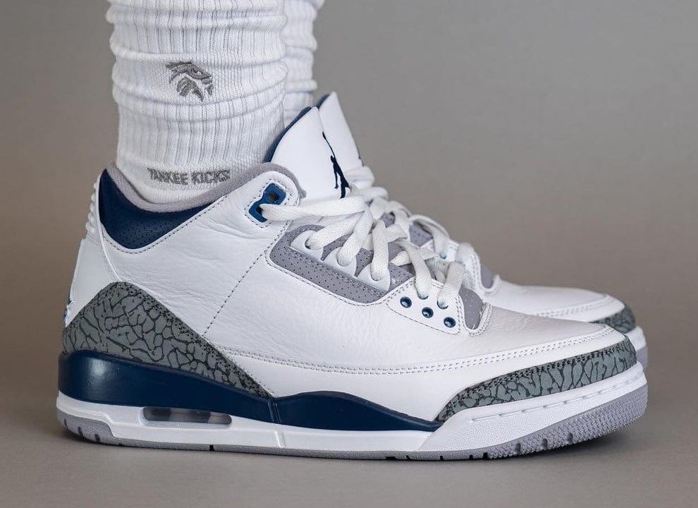 Air Jordan “Midnight Navy”