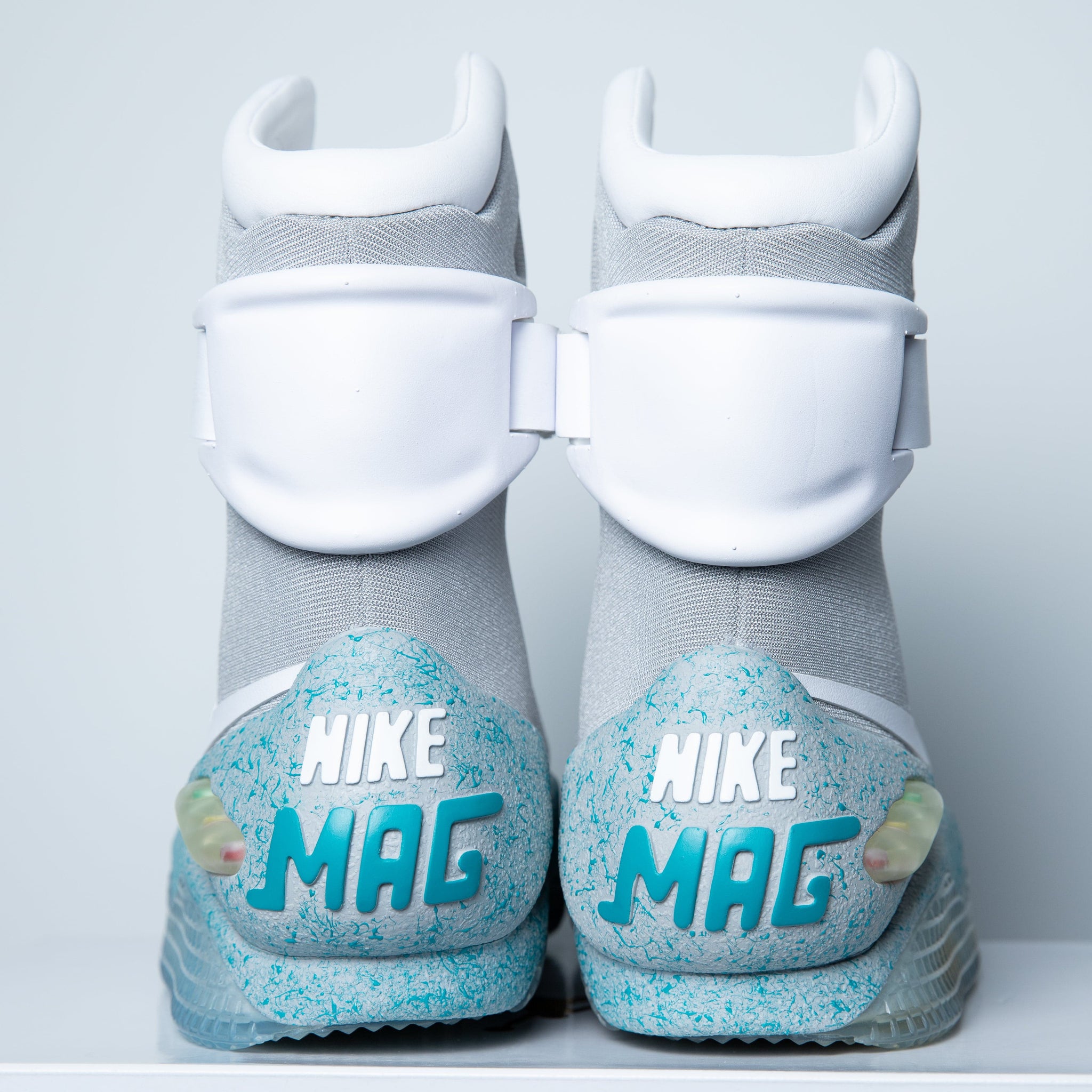 Mag Back Nike Air Mag Supreme Price 10 Lakh Nike Air Mag Price In Rupees Air Mags Price India Deals