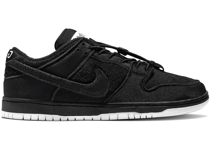 Nike SB Dunk Low Gnarhunters